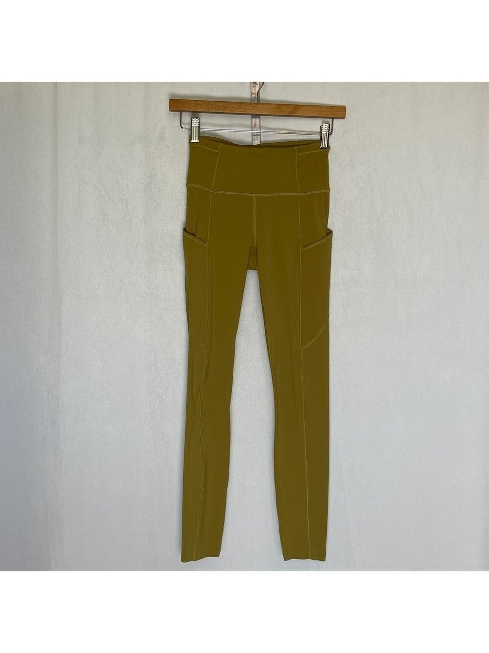 Lululemon Fast and Free Tight II Size 2 25" Non-Reflective Nulux Golden Lime EUC